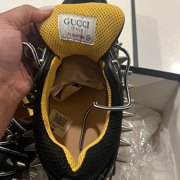 Gucci - Picture 2 of 5